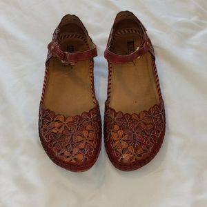 Sz 40 Pikolinos all leather flats